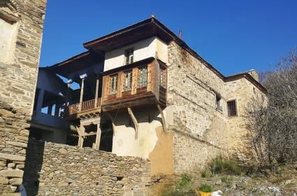 Akarsu Kenti Arpassa&#039;da Bir Beyler Konağı 