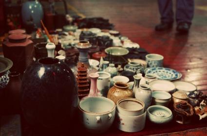 Tarih İçinde Yolculuk: İstanbul Antika Pazarları  Tarih İçinde Yolculuk: İstanbul Antika Pazarları