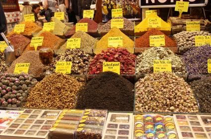 Bir Çay Kaşığı Karabiber, İstanbul Dolusu Sonsuzluk  Bir Çay Kaşığı Karabiber, İstanbul Dolusu Sonsuzluk