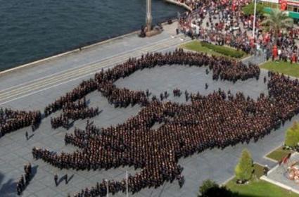 Bu Sevgiyi Gözlerinizle Görün 