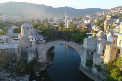 Avrupa'nın Gizemli Piramitleri  Avrupa'nın Gizemli Piramitleri