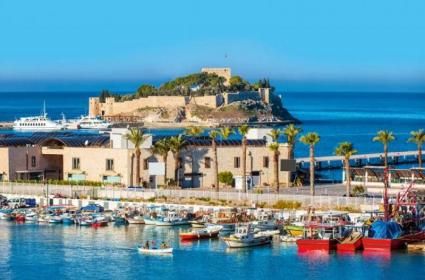 Maviliğe Doymadım Diyenlere: Kuşadası Çıkışlı Mavi Tur Rotaları  Maviliğe Doymadım Diyenlere: Kuşadası Çıkışlı Mavi Tur Rotaları