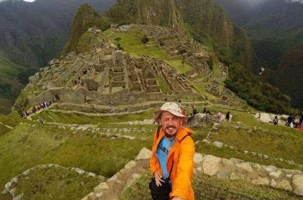 İskender Fatih Koparan: “Yeni tatlar, yeni dünyalar keşfetmek, çeşit çeşit insanlar tanımak ve bitmeyen maceralar yaşamak hayatın ta kendisi”  İskender Fatih Koparan: “Yeni tatlar, yeni dünyalar keşfetmek, çeşit çeşit insanlar tanımak ve bitmeyen maceralar yaşamak hayatın ta kendisi”