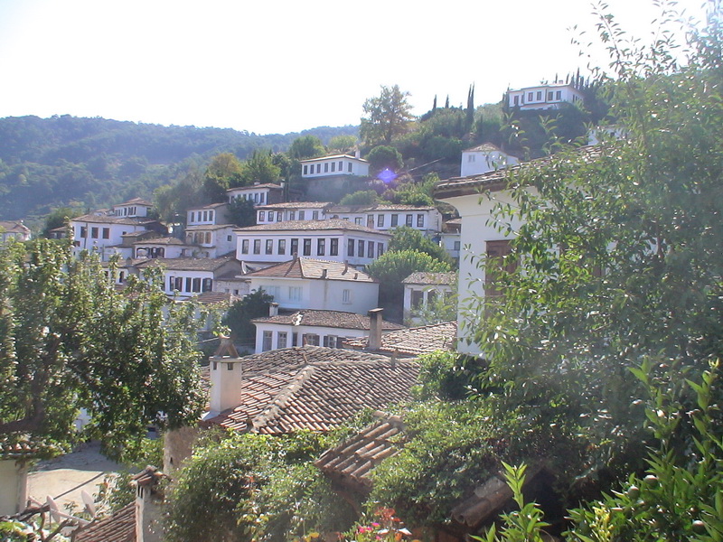 KIYAMET TURİZMİNİN YILDIZLARI: BUGARACH VE ŞİRİNCE-2